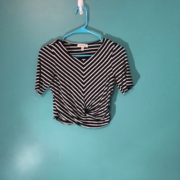 Monteau Tops - Super cute stripped cropped Monteau shirt